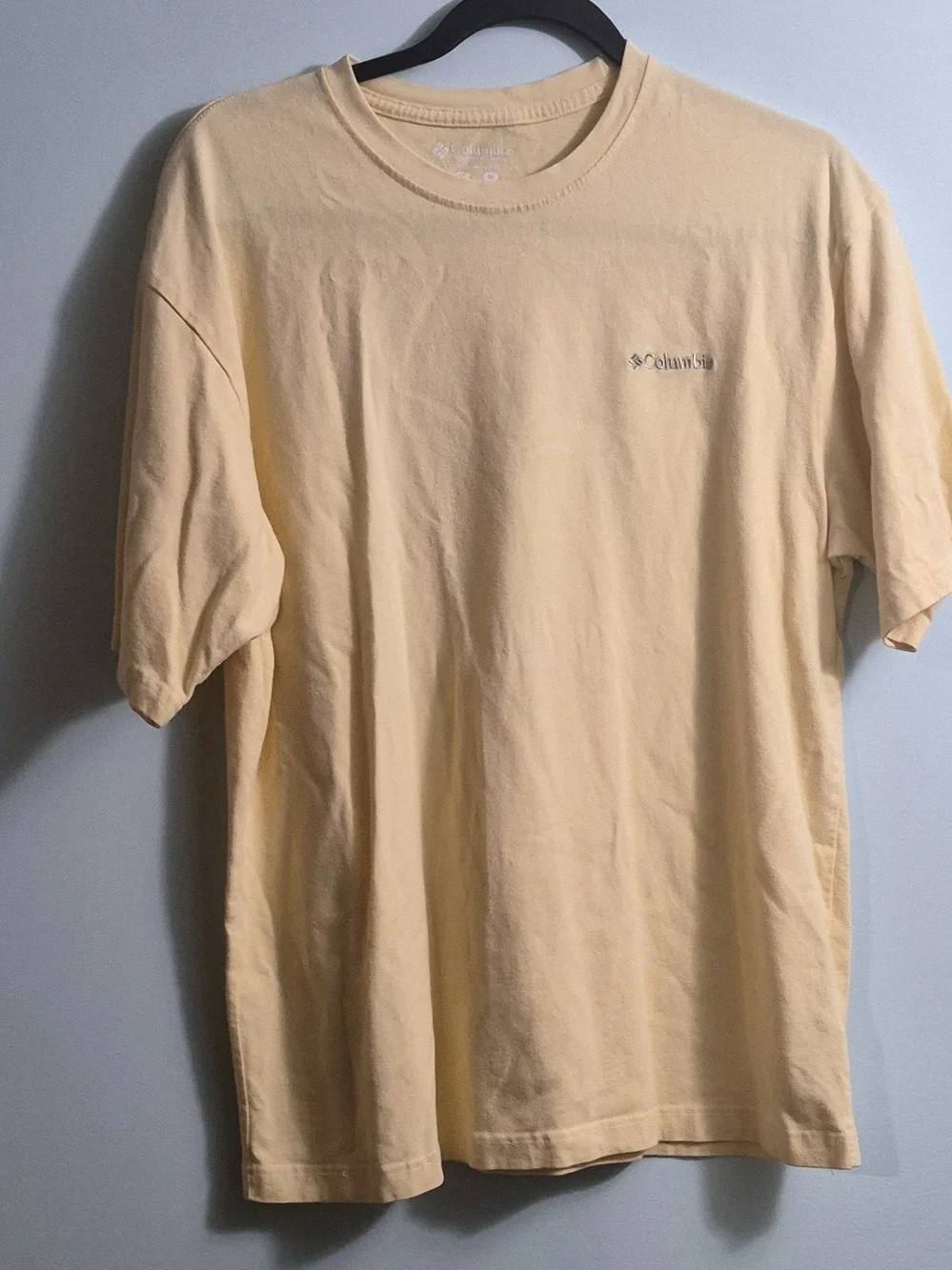 Columbia Men's Short Sleeve Crew Tee in Pale Yellow